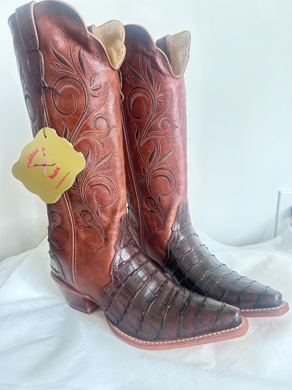 NWT-Twisted X Woman’s Crocodile and Bomber Leather Snip Toe 14” Cowgirl Boots